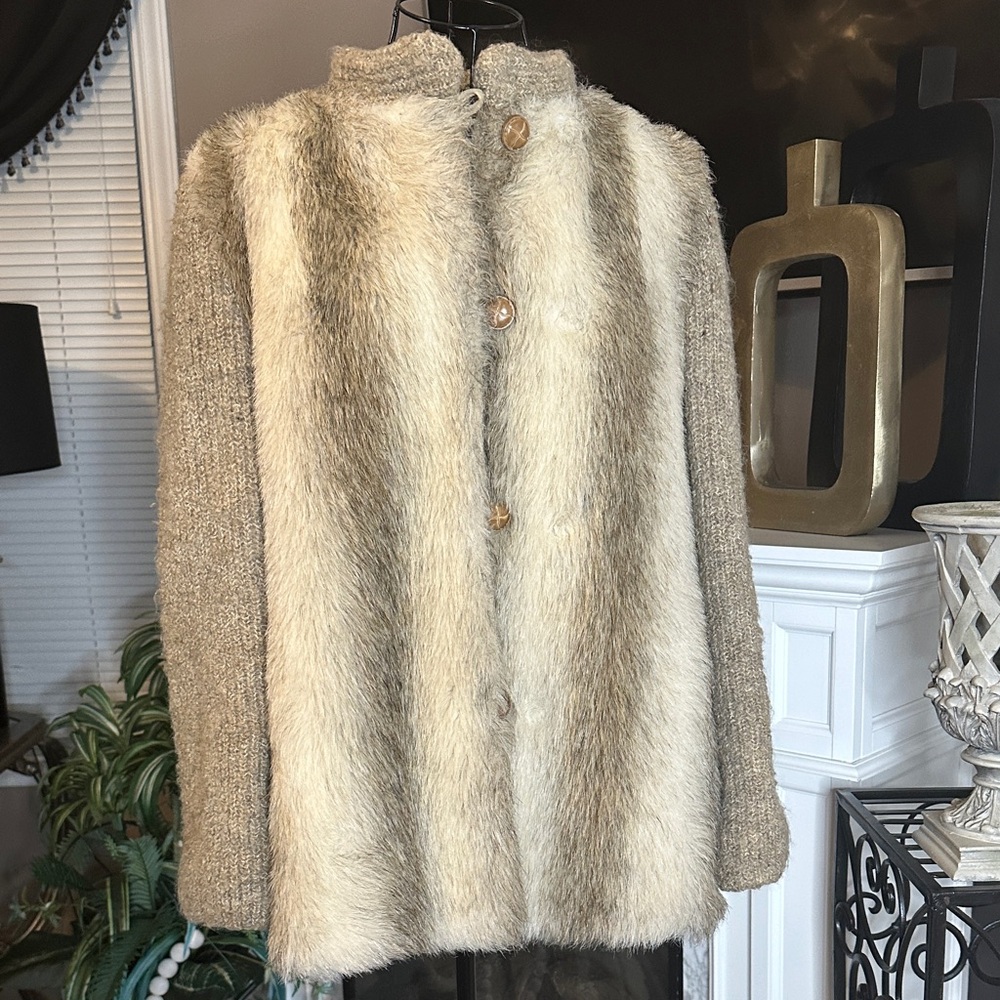 Elegant Faux Fur and Knit Teddy Jacket
